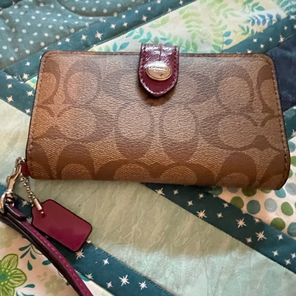 Coach Wristlet/wallet - Picture 2 of 5